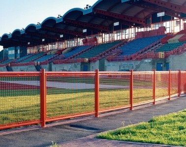 Bespoke Mesh Track Fence MW002